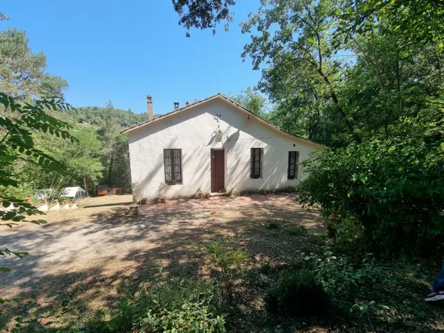 Cinco Casas mas terreno edificable en venta — 8