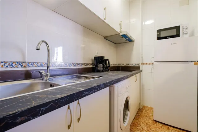 Apartamento de 1 dormitorio con licencia turística a 350 metros de Playa del Cura — 12
