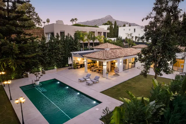 Chalet 5 habitaciones 453m² en venta - Marbella — 41