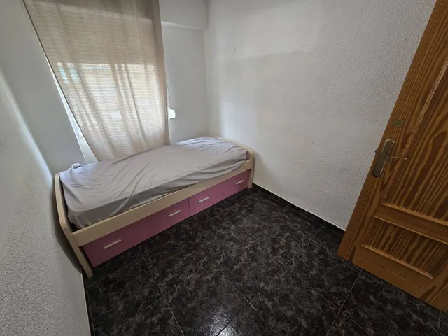 Acogedor piso en venta en Colonia Requena — 15