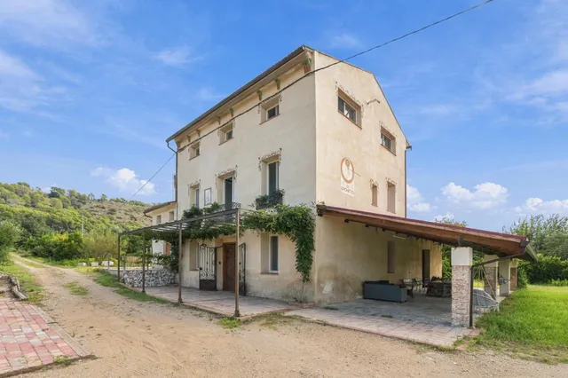 Finca rústica con vivienda reformada, piscina y cultivo ecólógico — 34