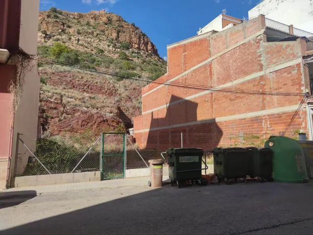 Terreno con 2000 m2 de edificabilidad — 4