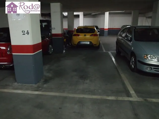 ALQUILER DE PLAZAS DE GARAJE EN AVENIDA COMPOSTILLA Nº 10 - 12 — 8
