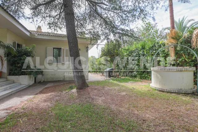 Exclusiva villa de lujo en Simón Verde: 1.150 m2 de parcela privada, gran piscina y bodega, a un paso de Sevilla. — 5