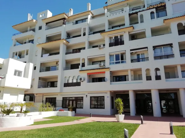 APARTAMENTO  EN ALQUILER EN EL CENTRO COMERCIAL VISTAHERMOSA — 12