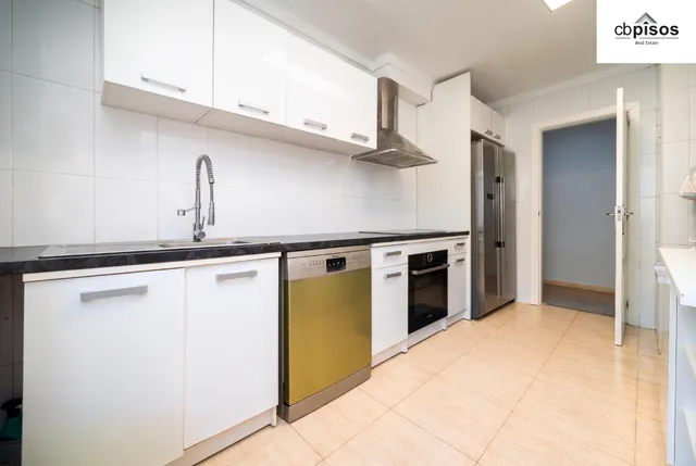 Piso de 110 m2 con 3 dormitorios, parking y trastero en cas capiscol — 20