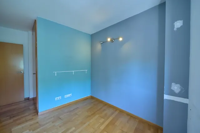 PISO DE 3 HAB CON BALCÓN, PK, Trastero y Piscina Comunitaria — 50
