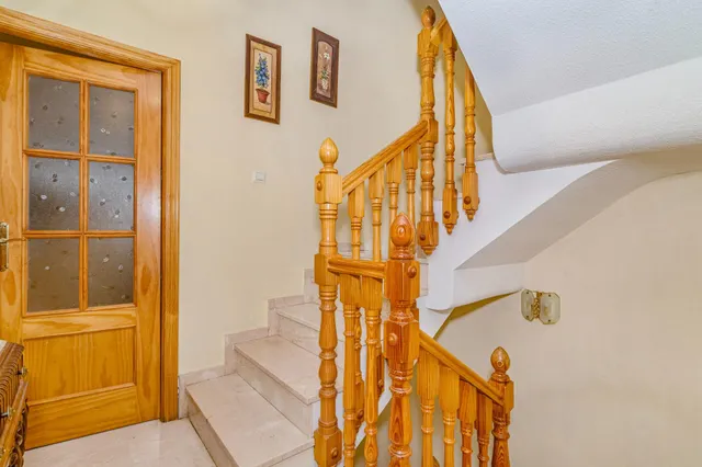 ¡AMPLIA CASA DE 4 DORMITORIOS, 3 BAÑOS Y CALEFACCIÓN CENTRAL EN LA ZUBIA! ✨ — 9
