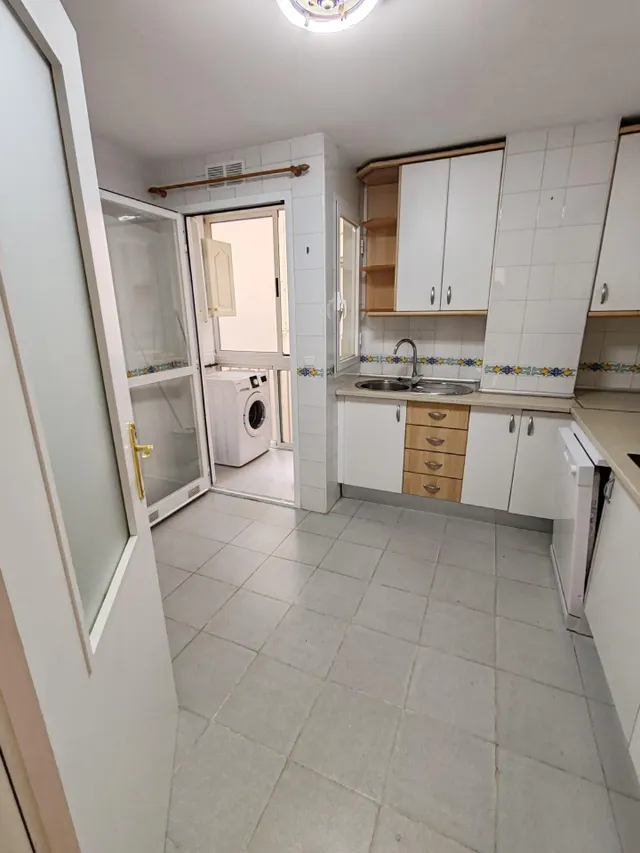 Piso sin amueblar y con garaje opcional — 4