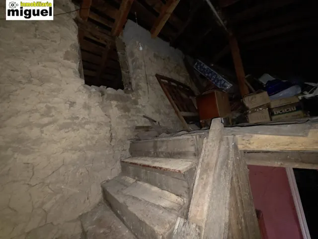 Se vende gran casa de piedra con cuadra anexa en Herrerías — 23