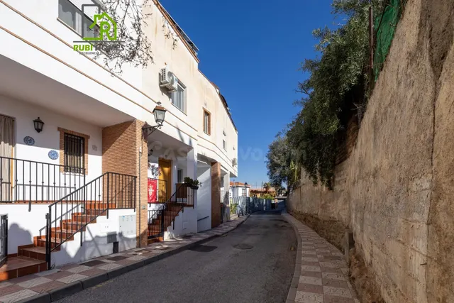 MARAVILLOSA CASA A POCOS MINUTOS DEL CENTRO DE LA ZUBIA - foto 4
