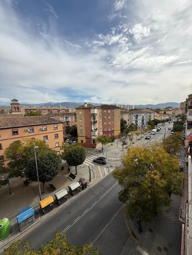 Piso reformado de 3 dormitorios en alquiler de temporada – Zaidín — 10