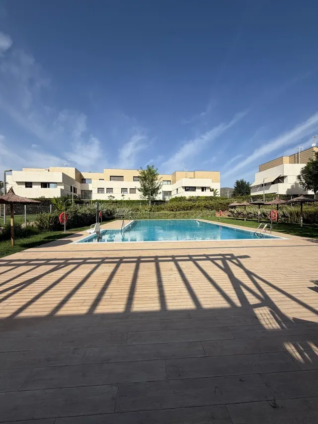 Exclusivo Ático con Vistas Panorámicas y Dos Terrazas