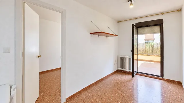 Bonito apartamento soleado y con terraza en Alcázar del Genil junto al helicóptero — 9