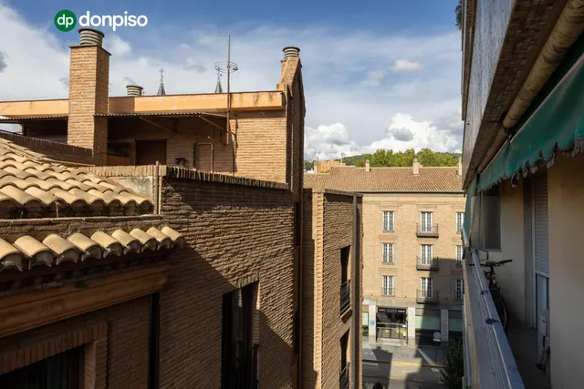 Piso y cochera en venta junto Acera de Darro. — 27