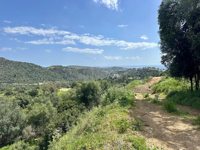 Parcela exclusiva Montemayor Benahavís con vistas al mar - foto 5