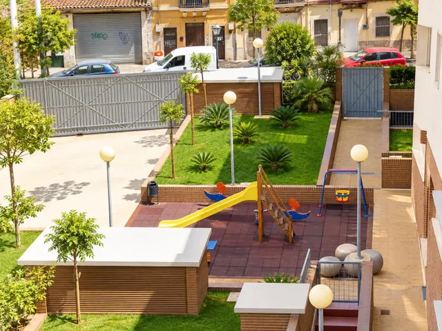 AMPLIO PISO DE 3 habitaciones, GARAJE Y PISCINA EN AYORA! — 23
