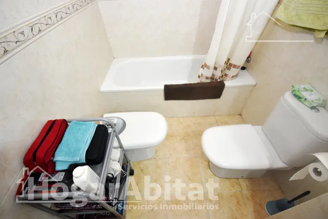 Gran amplitud, excelente luminosidad y precio atractivo en este piso con garaje — 31