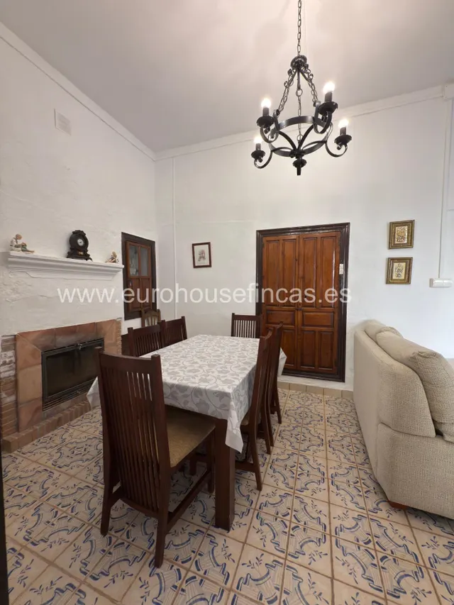 Descubre esta espectacular casa de pueblo ubicada en pleno corazón de Ardales!!! — 24