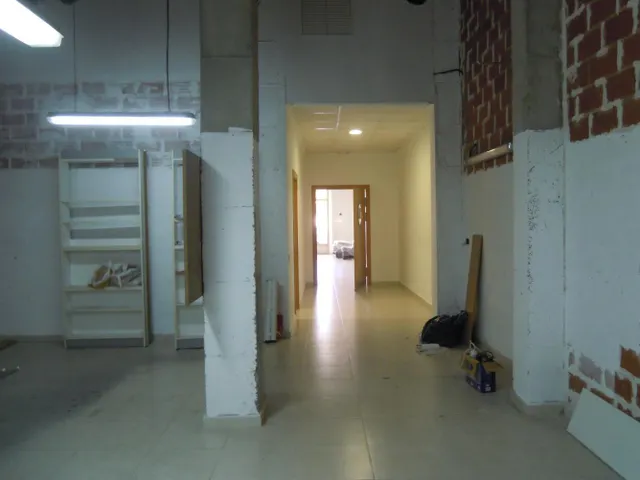GANDIA (JUZGADOS NUEVOS) - LOCAL COMERCIAL - SE VENDE — 24