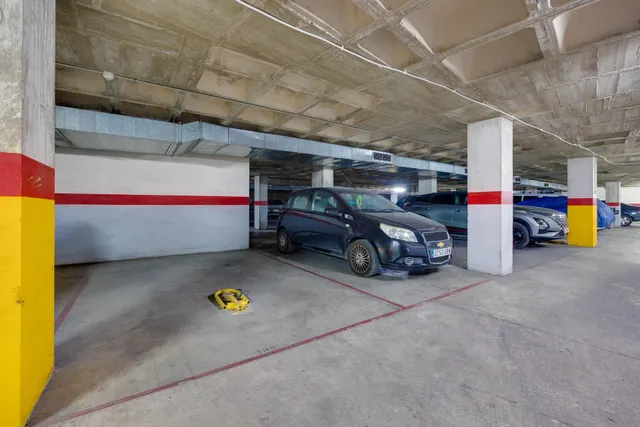 Apartamento 2 dormitorios con parking y piscina comunitaria en Torrevieja — 17