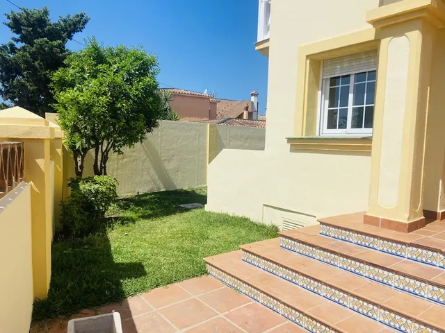 Villa 3 habitaciones 203m² en alquiler - Centro — 35