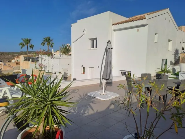 Hermosa villa con dos apartamentos separados y un estudo — 5