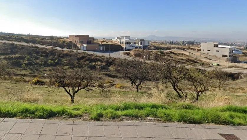 Parcela perfecta en La Zubia en la calle Gredos