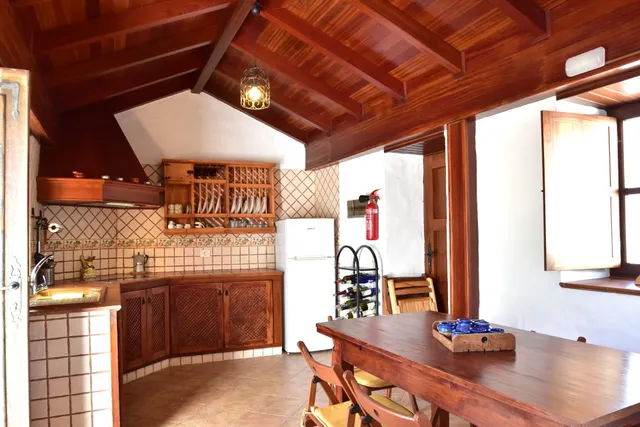 PRECIOSA CASA CANARIA EN BUENAVISTA DEL NORTE — 28