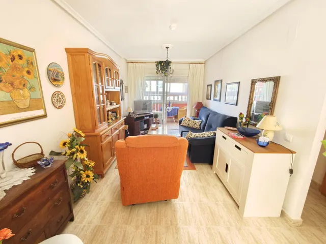 APARTAMENTO DE 2 DORMITORIOS CON PISCINA, APARCAMIENTO Y GRAN BALCÓN CERRADO EN TORREVIEJA — 6