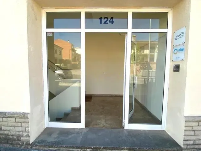 Local en venta en Calle de Montserrat — 14