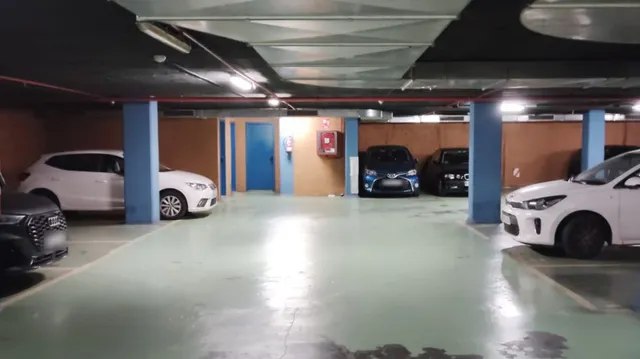 Parking 10m² en alquiler - Sant Andreu de Palomar — 12
