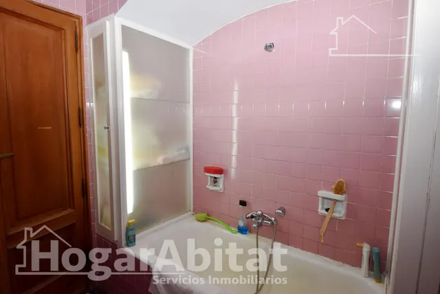 CASA SEMIREFORMADA CON GARAJE Y DOS TERRAZAS, EN EL CENTRO — 44