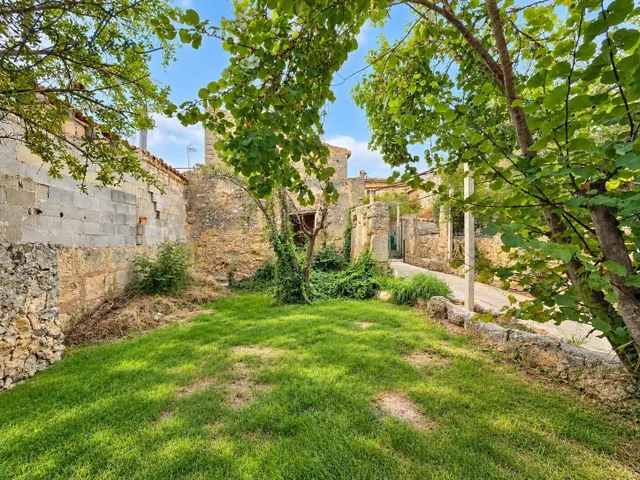 Casa señorial a reformar con bodegas, gran patio y garaje en Consell — 45