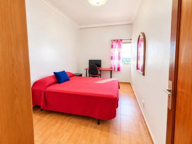 Vivienda de cuatro dormitorios con balcón en Arucas - Santidad — 16