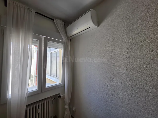 Amplio piso de 157 m2 con terraza, garaje y vistas al Retiro en Jerónimos — 20