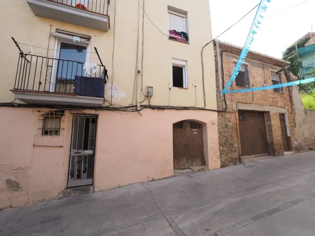 SE VENDE LOCAL COMERCIAL DE 48M2 EN MANRESA, ZONA ESCODINES — 6