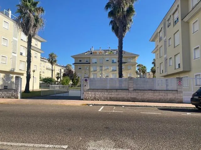 PLAZA DE GARAJE Y TRASTERO EN URBANIZACIÓN GUADIANA