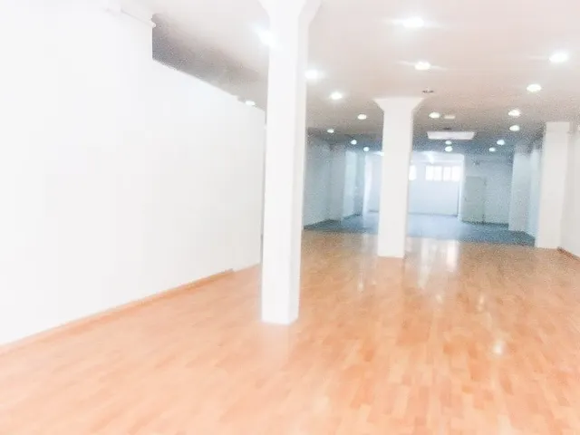 Local diáfano en venta, Sabadell, zona  Creu de Barbera — 18
