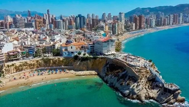 Villa de 3 dormitorios con vistas al mar y a la montaña a la venta en Finestrat — 18