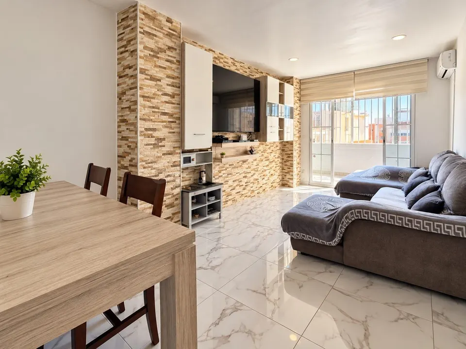 Acogedor Piso Reformado en La Florida - Málaga por €185,000