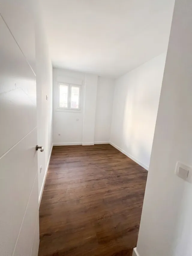 Exclusivo Piso Bajo a Estrenar de 3 Hab. y 2 Baños en Zona Demandada — 10