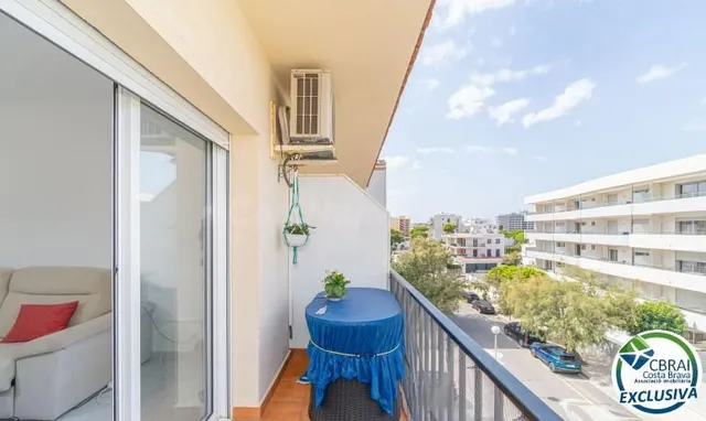 Magnífico apartamento con terraza y parking privado – Sector - foto 4