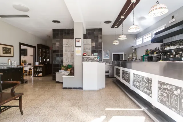 Restaurante con casa en preciosa ubicación de Cerdanyola — 5