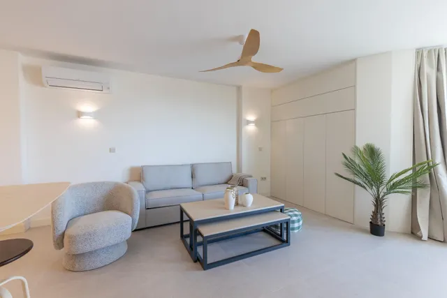 ¡exclusivo apartamento en primera linea de playa con reforma integral de alta gama! — 6