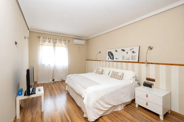 CHALET DE ENSUEÑO EN URB. VIÑA DEL REY, OTURA — 26