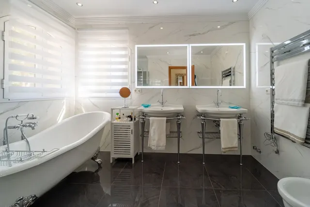 Chalet 4 habitaciones 383m² en venta - Riviera del sol — 50