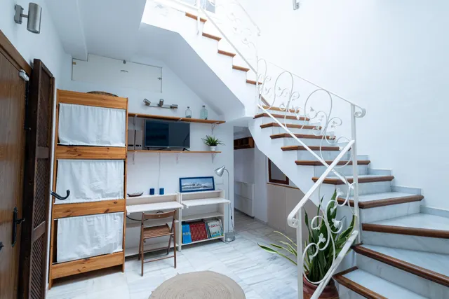 Casa de 3 dormitorios con terraza, azotea y gran luminosidad – Construcción 2010 — 16
