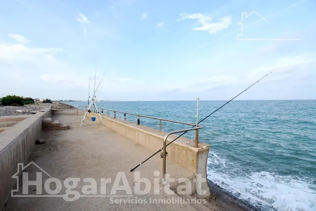 TERRENO URBANO EN PRIMERA LÍNEA JUNTO AL MAR — 39