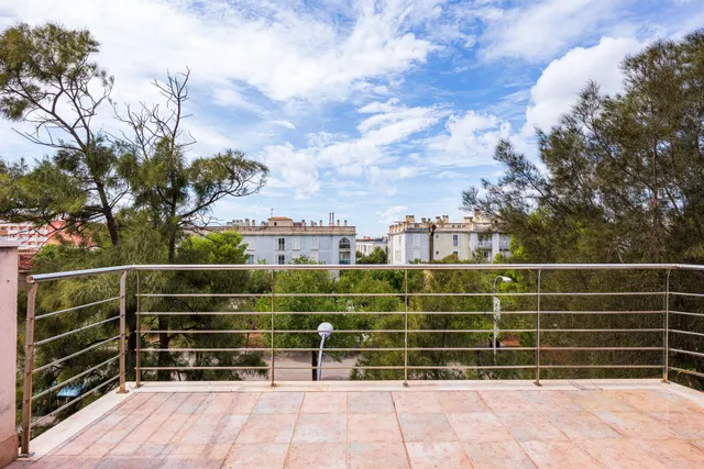 ATICO PARA REFORMAR CON GRAN TERRAZA A 200M DEL MAR
